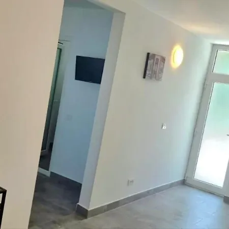 بيت ضيافة Dvg كوستِنيست