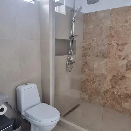 Dvg بيت ضيافة كوستِنيست